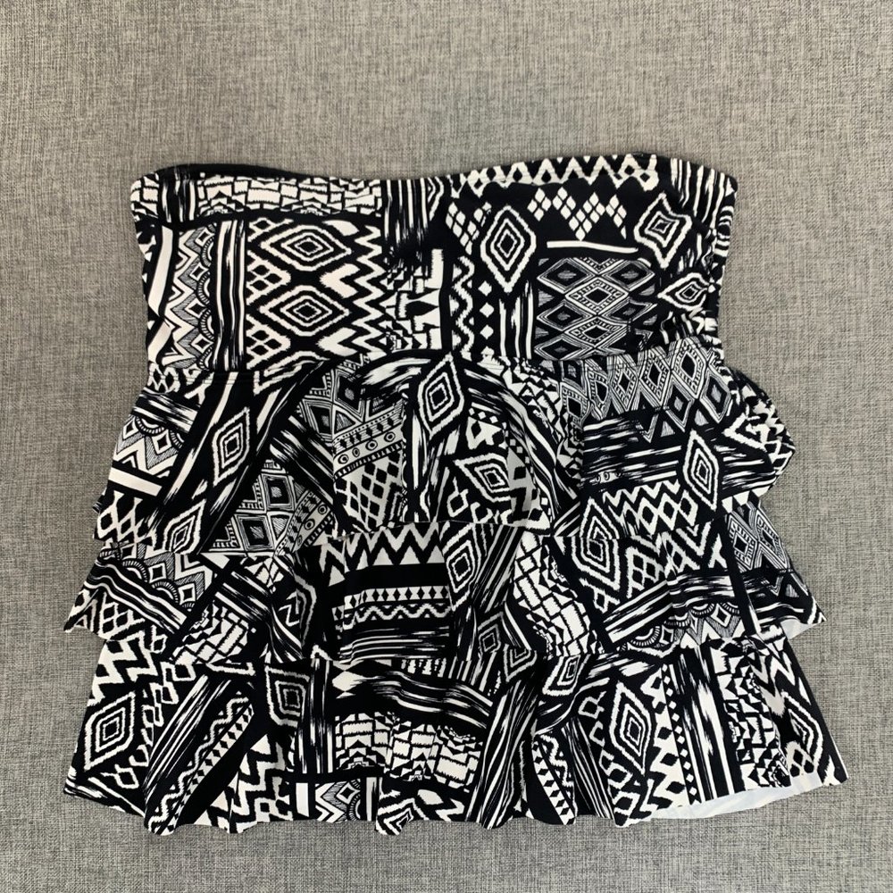 Island Escape Ruffled Tankini Black White Tribal Aztec Print Strapless Size‎ 10